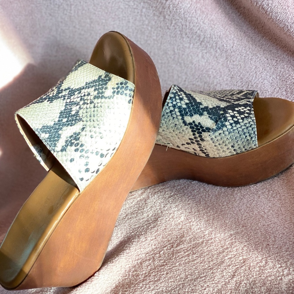 Platform sandals